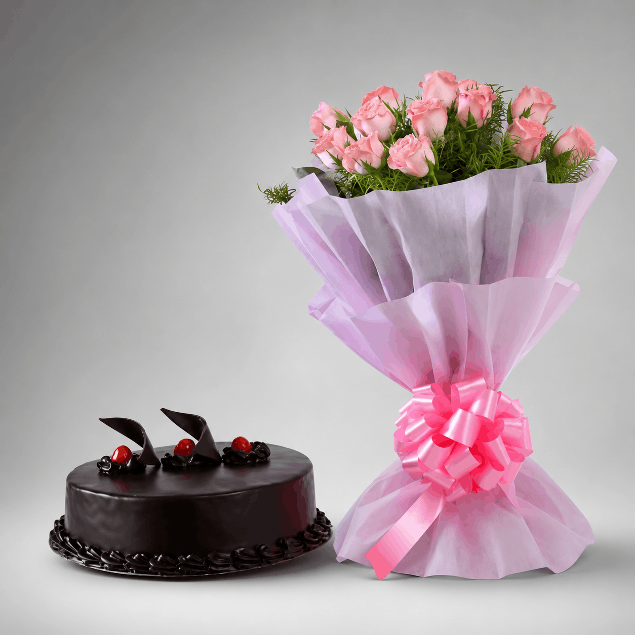 Pink Roses Bouquet & Chocolate Truffle Cake