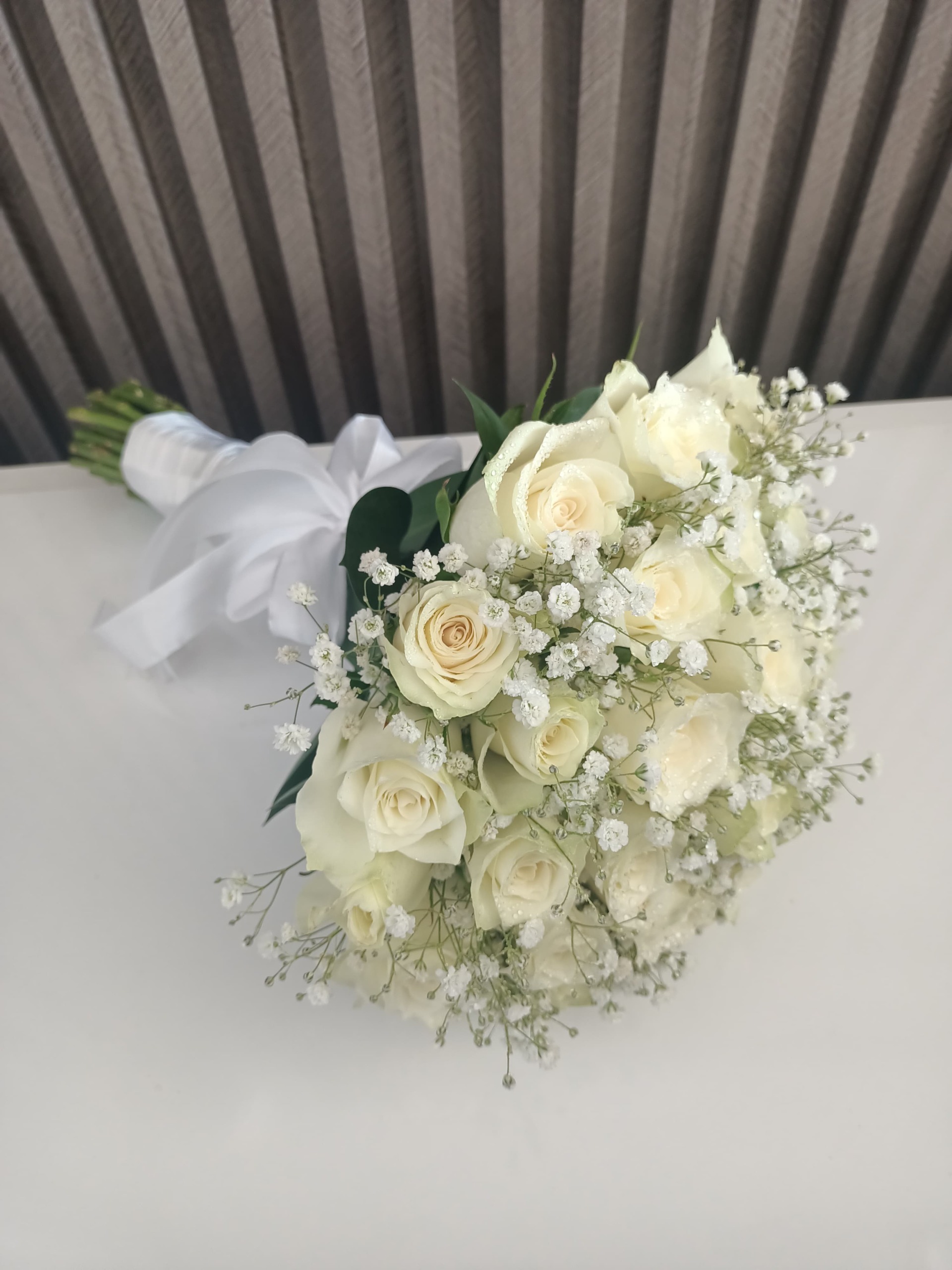 White Whisper: Roses & Baby's Breath